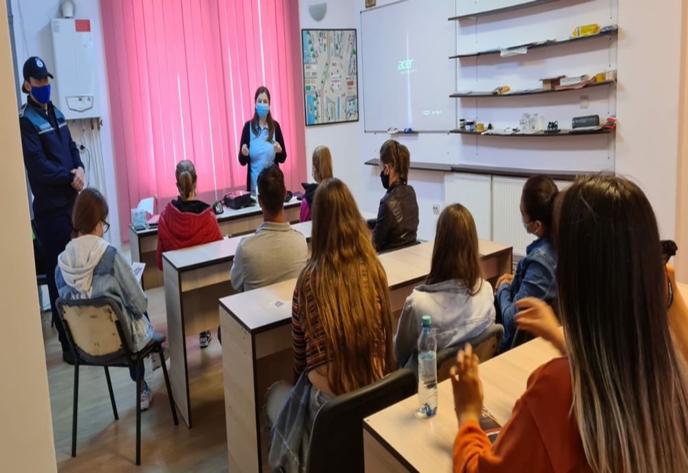 Viitorii conducători auto, în dialog cu polițiștii!