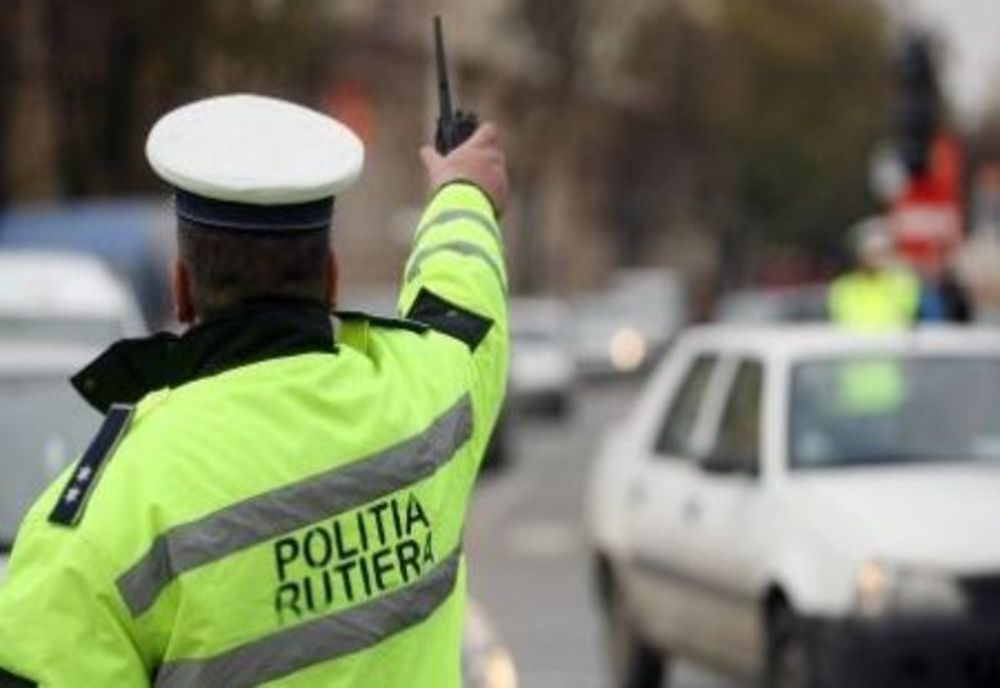 Ieșean fără permis, depistat în trafic de polițiștii din Bacău