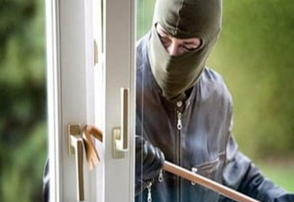 Hoț cu experiență internațională, depistat pe aeroport! Unde dăduse ultimele spargeri