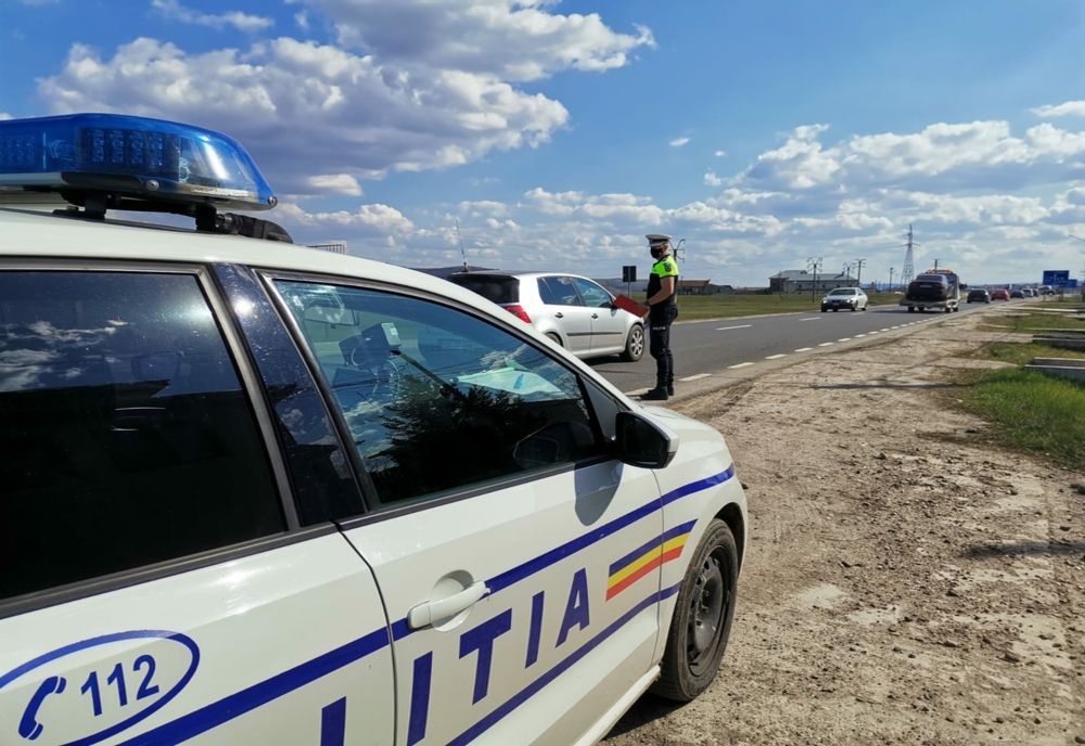 68 de persoane sancţionate şi 21 de permise reţinute de poliţişti pentru depăşirea vitezei legale