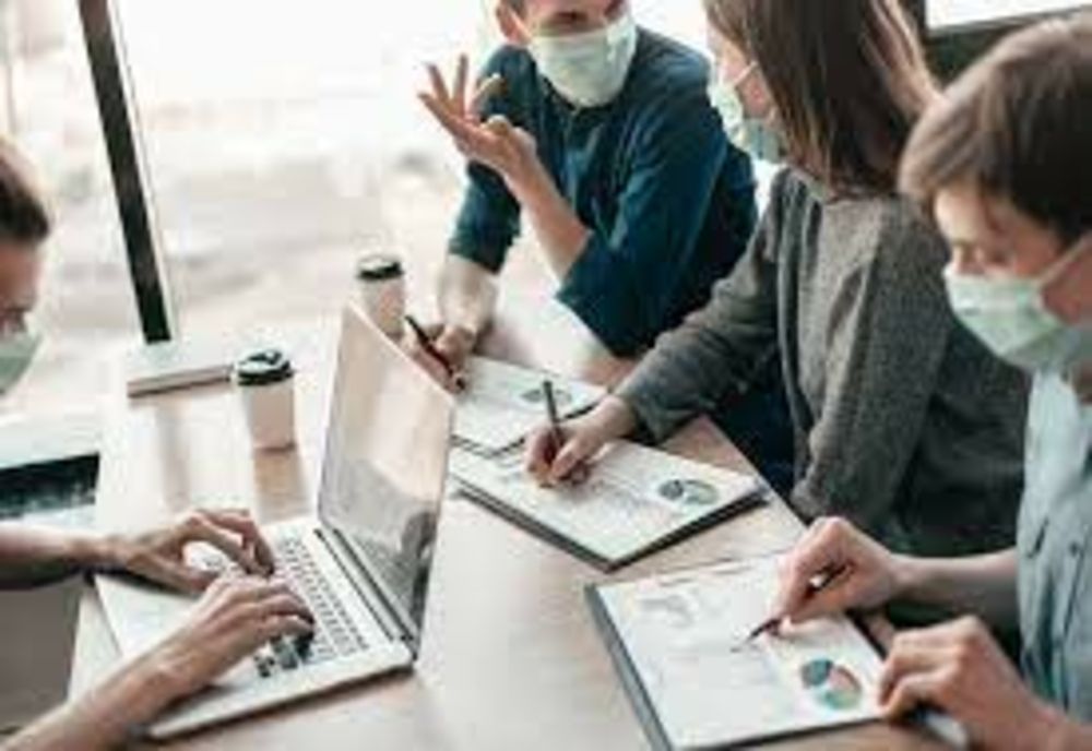 48% dintre angajaţi vor ca vaccinarea să fie obligatorie - STUDIU BEST JOBS