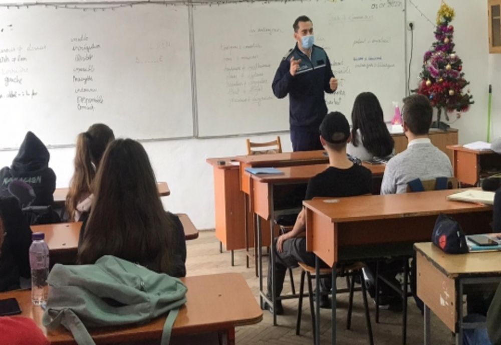 Prevenirea disparițiilor de minori, în atenția polițiștilor