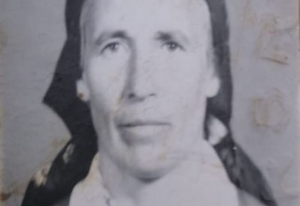 Sunați IMEDIAT la 112 dacă ați văzut această femeie!