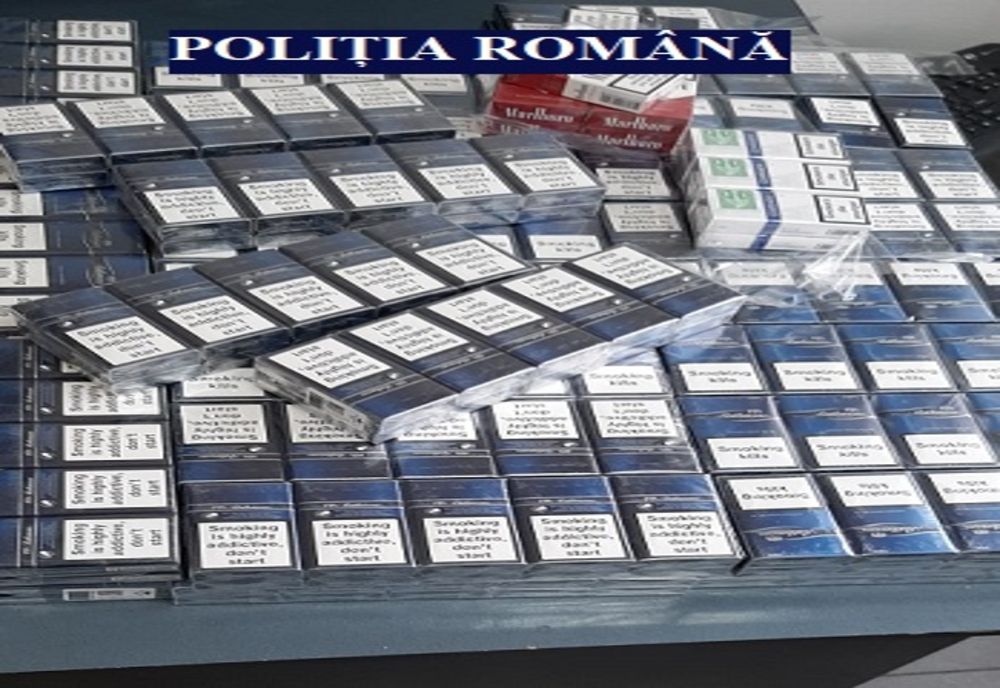 Țigări de contrabandă, găsite în urma unor percheziții domiciliare