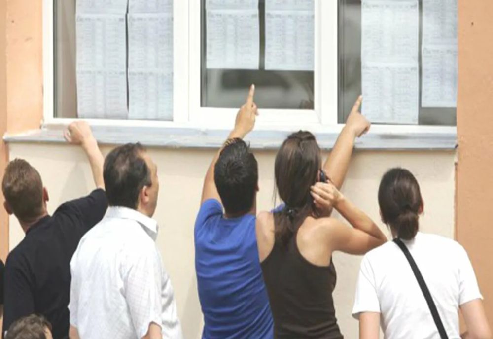 3.479 absolvenţi de gimnaziu au fost admiși în învăţământul liceal de stat din județul Bacău, în prima etapă de repartizare computerizată