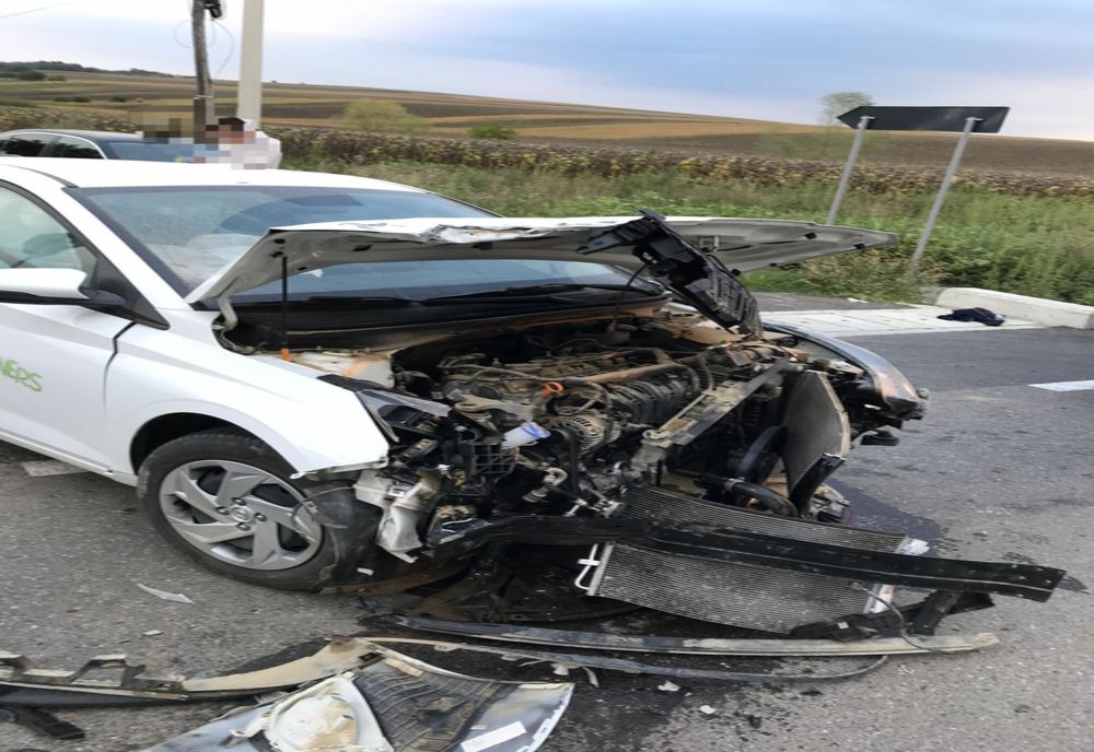 Accident pe un drum din Bacău! O persoană a ajuns la spital