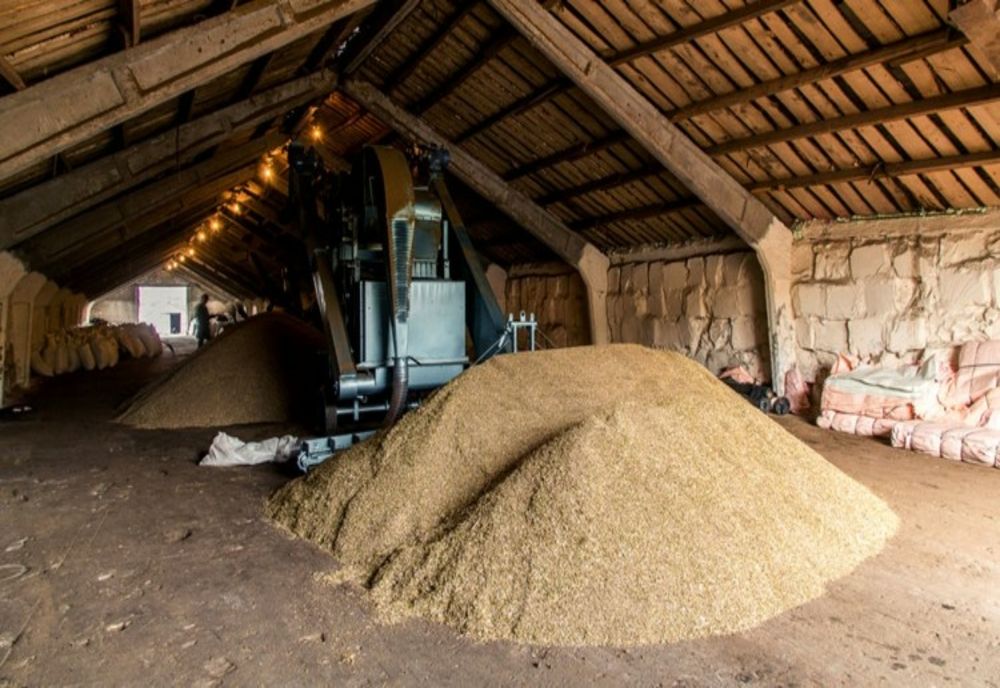 Lăsați fără marfă de peste un milion de lei! Cum i-a păcălit băcăuanul pe păgubiți