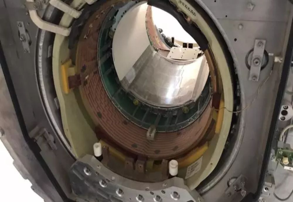 INCREDIBIL! Aparatură medicală de milioane de euro, abandonată timp de 12 ani în subsolurile spitalului din Bacău