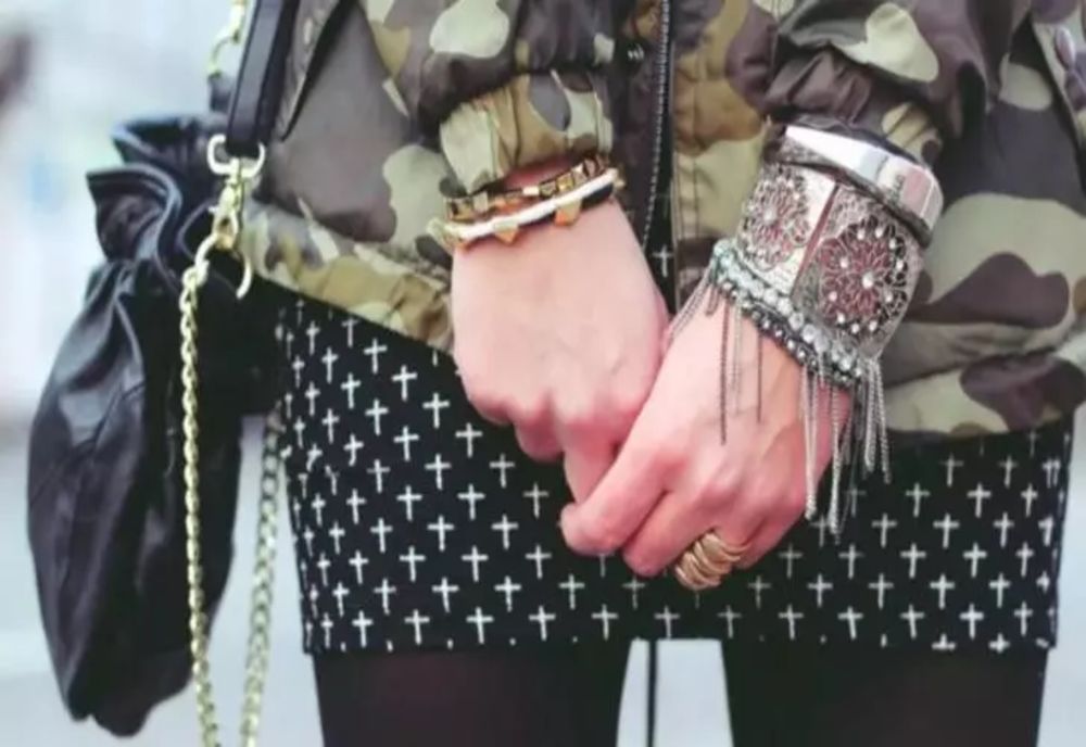 De ce NU este bine să porți aur şi argint în acelaşi timp. Combinația FATALĂ: organele interne, grav afectate