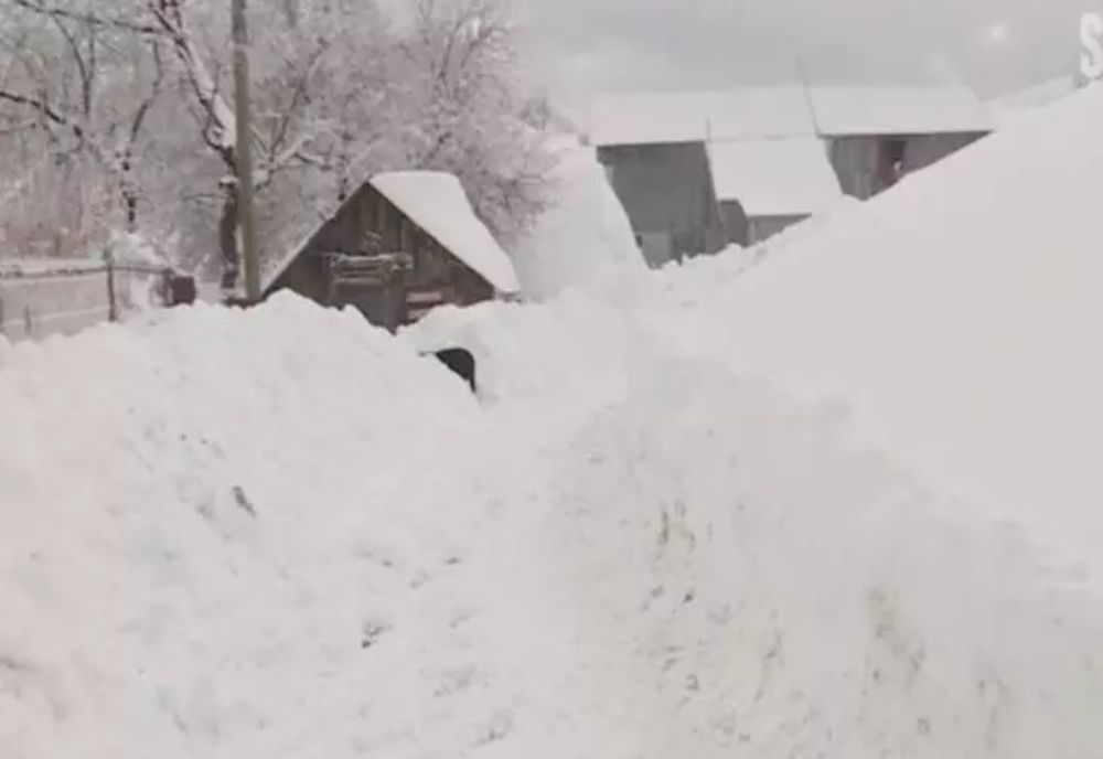 După viscolul puternic urmează temperaturi de -10 grade! Nămeți de doi metri după viscolul de cod portocaliu