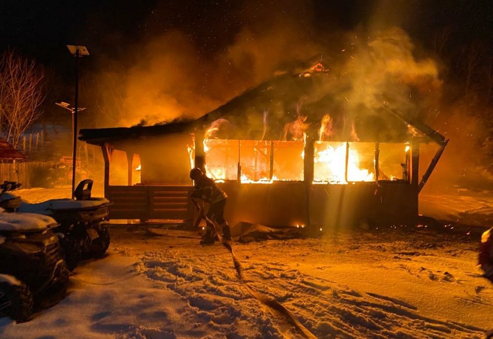 Incendiu devastator în județul Bacău! Pagube uriașe