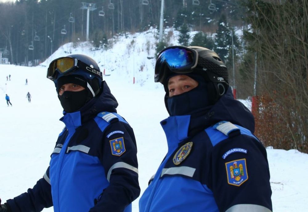 Jandarmii montani, la datorie de ,,Serbările Zăpezii” din Slănic Moldova 