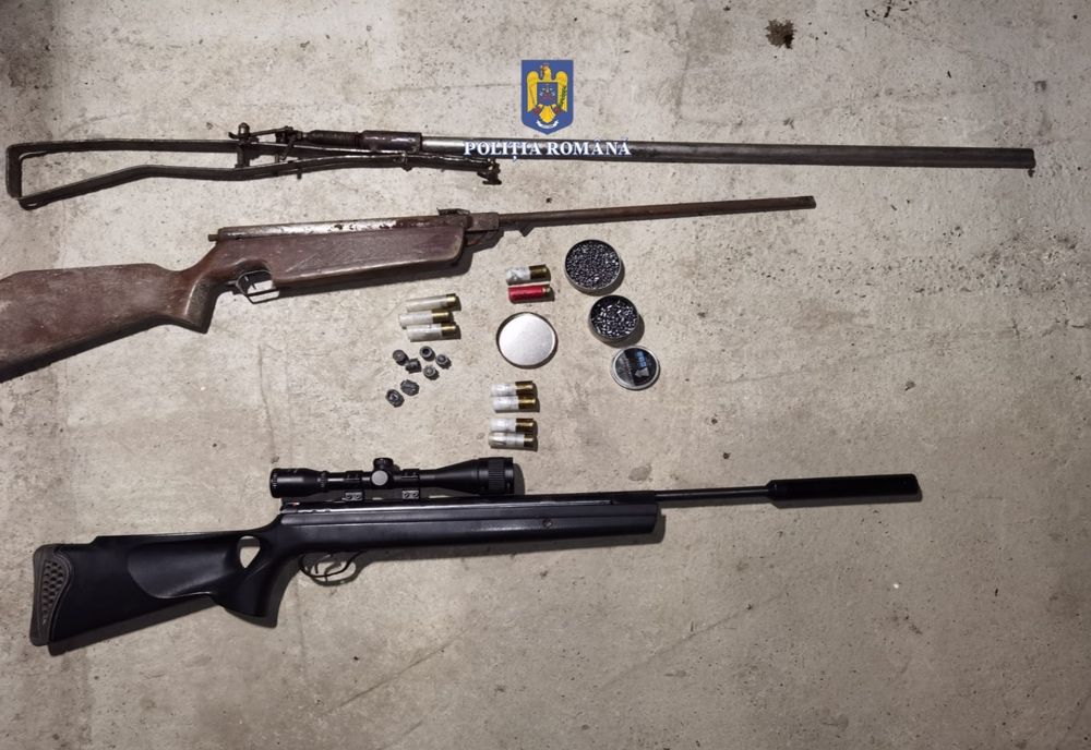 Percheziții la braconieri: arme și proiectile găsite la domiciliile acestora