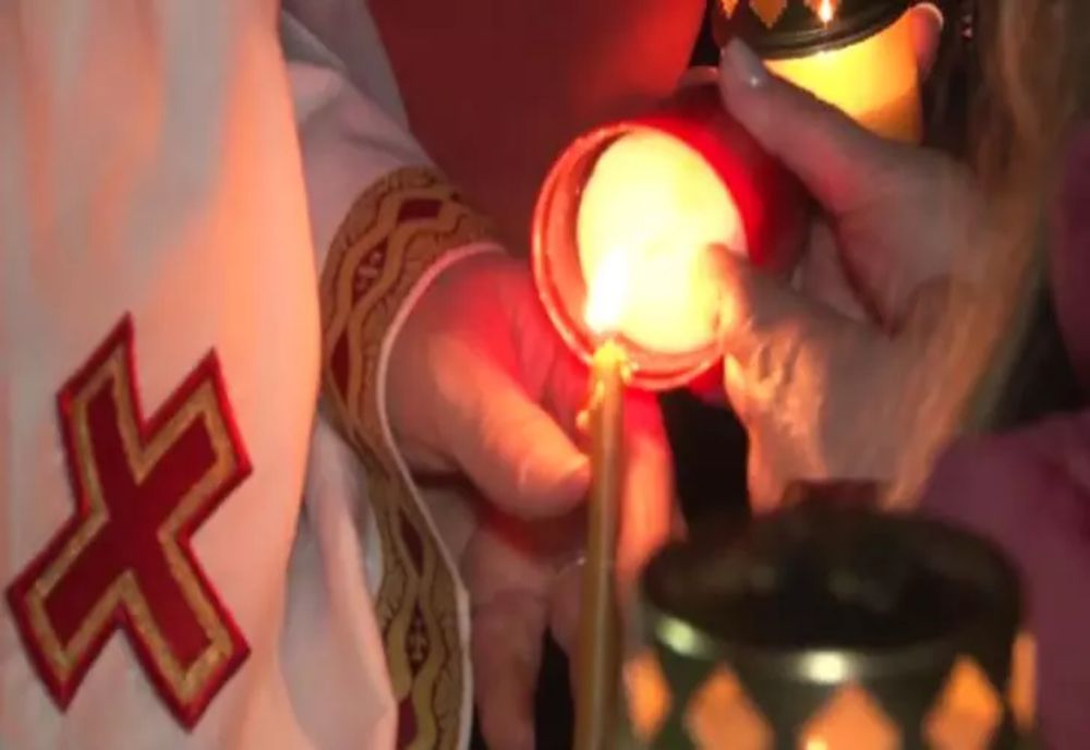 HRISTOS A ÎNVIAT! Milioane de români, la slujba de Înviere