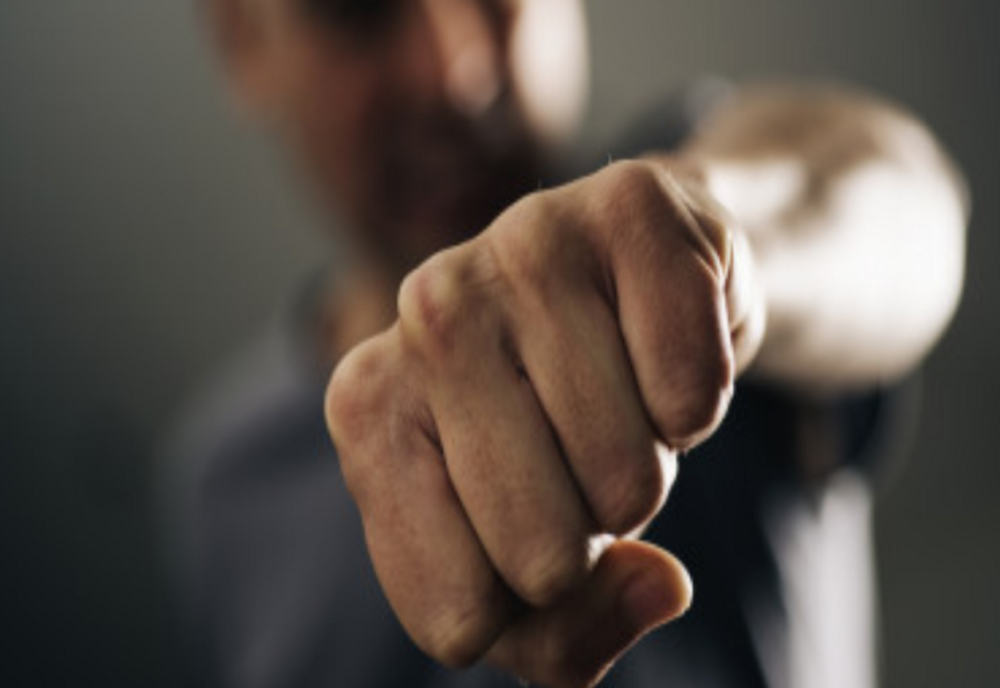 O femeie a luat bătaie de la soțul său în timp ce era la cumpărături