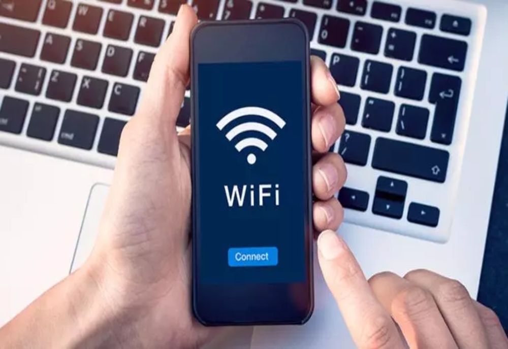 De ce trebuie să dezactivezi WiFi-ul de pe telefon atunci când ești în oraș. Pericolul care îi pândește pe necunoscători