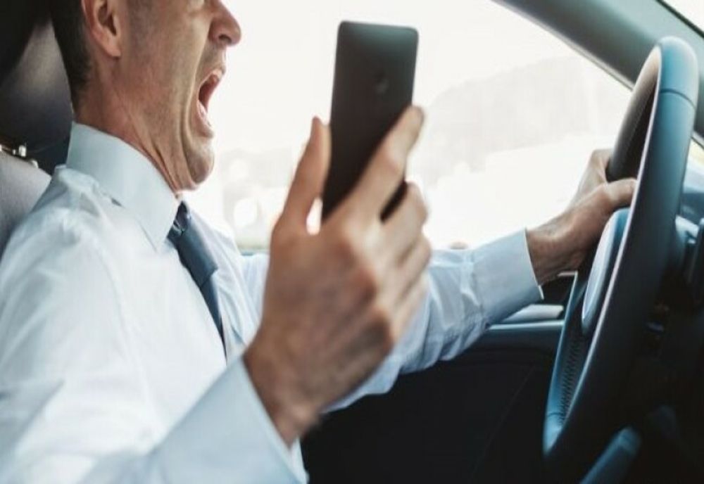 Nu se mai poate apropia 5 zile de soție!