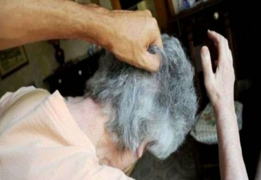 O femeie de 62 de ani, bătută de soțul său