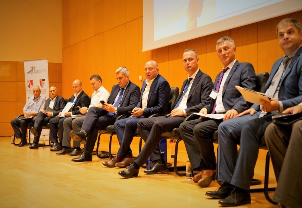 Consiliul Județean Bacău a organizat o întâlnire pe tema absorbției fondurilor europene de către Republica Moldova