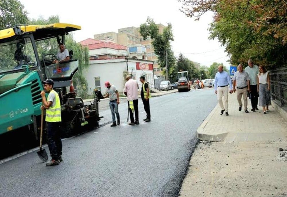 Podu Turcul: Ultimul strat de asfalt turnat pe Lotul 2 de pe DJ 241