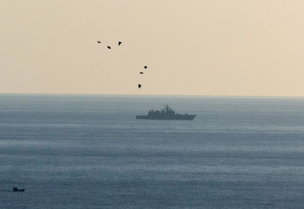 UN PETROLIER RUSESC S-A RUPT ÎN DOUĂ ÎN APROPIERE DE MAREA NEAGRĂ, PROVOCÂND O DEVERSARE DE PETROL