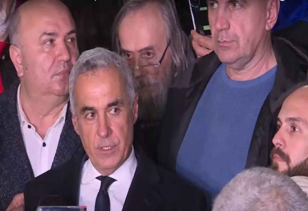 PREȘEDINTELE ALES CĂLIN GEORGESCU JOACĂ O NOUĂ CARTE ÎN INSTANȚĂ