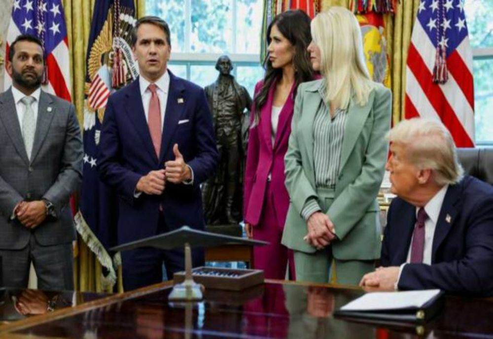 VIDEO TRUMP A SEMNAT DECRETUL DE DESFĂȘURARE A GĂRZII NAȚIONALE ÎN MEMPHIS