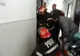 Bătrân găsit mort în casă! Pompierii au spart ușa pentru ca rudele să ajungă la el