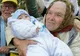 FOTO/VIDEO: Anica Iancu, bunica din Bîrzulești menționată de Papa Francisc în discursul de la Iași. Fotografia ei cu un copilaș în brațe a făcut înconjurul lumii