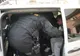 Un băcăuan acuzat de tentativă de omor în forma violenței în familie, prins de polițiști la câteva sute de kilometri de casă