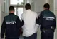 Prins în timp ce fura subansamble din curtea unei firme, ca să le vândă la fier vechi