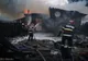 Doi copii și părinții lor sunt în stare gravă în urma unui incendiu puternic