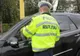 A încercat să-i păcălească pe poliţişti cu un permis de conducere pe numele altei persoane