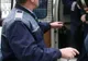 Hoți, băgați în arest după ce au furat bani dintr-o mașină și un catalizator