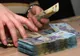 O tânără a furat 51.000 de lei din încasările unei săli de păcănele