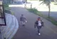 Panică pe străzile din Bacău, unde un tânăr se plimba cu un pistol în mână. Polițiștii l-au prins în timp ce lua masa la res