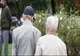 SCANDAL pe voucherele sărăciei - Pensionarii pot cumpăra de la fast food, dar nu și din magazinele mari