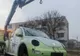 O mașină împlicată într-un accident „dezmembrată” de hoți. Proprietarul oferă recompensă pentru identificarea acestora