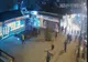 Polițistă în misiune, lovită de un adolescent - VIDEO