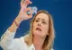CTP O DESFIINȚEAZĂ PE ELENA LASCONI DUPĂ DEZBATEREA PREZIDENȚIABILILOR: ”CANDIDATURA ESTE O PĂLĂRIE PREA MARE PENTRU EA. MI-E MILĂ DE DÂNSA”
