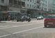 VIDEO:Motociclist rămas fără permis în centrul Bacăului. El a fost „vânat” de un echipaj de poliție în timp ce nu acordă prioritate unui pieton