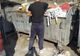 Ce a pățit un băcăuan prins de poliție în timp ce arunca la container deșeuri din construcții