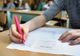 Mai puţin de jumătate dintre elevii care au susţinut simularea examenelor de Evaluare Naţională au obţinut note peste 5 la matematică